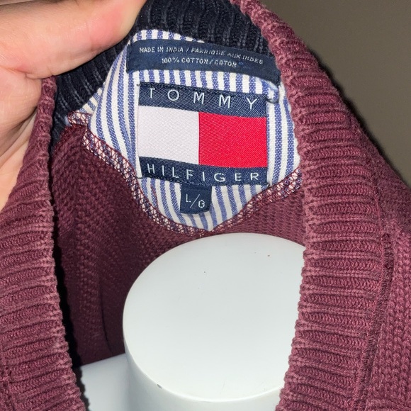 Vintage 90's Tommy Hilfiger Lion Crest Logo Warm Knitted Maroon Sweater Mens L - Picture 3 of 4